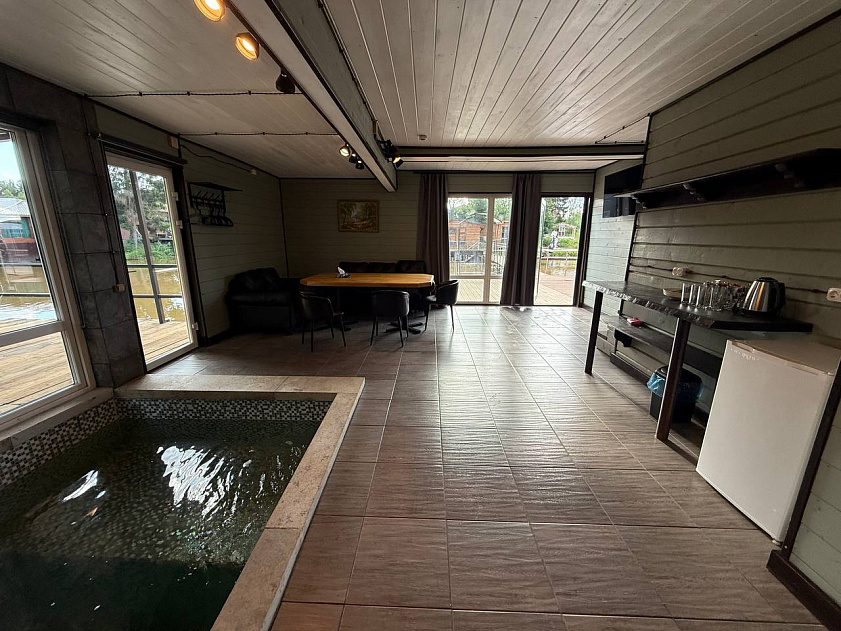 №16 на компанию до 8 гостей с баней, собственным бассейном и верандой на 8 человек