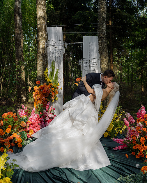 Шатер у воды "Лесные озера"