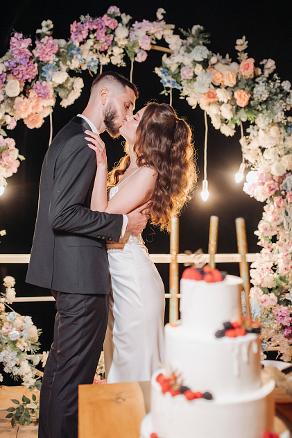 Шатер у воды "Лесные озера"