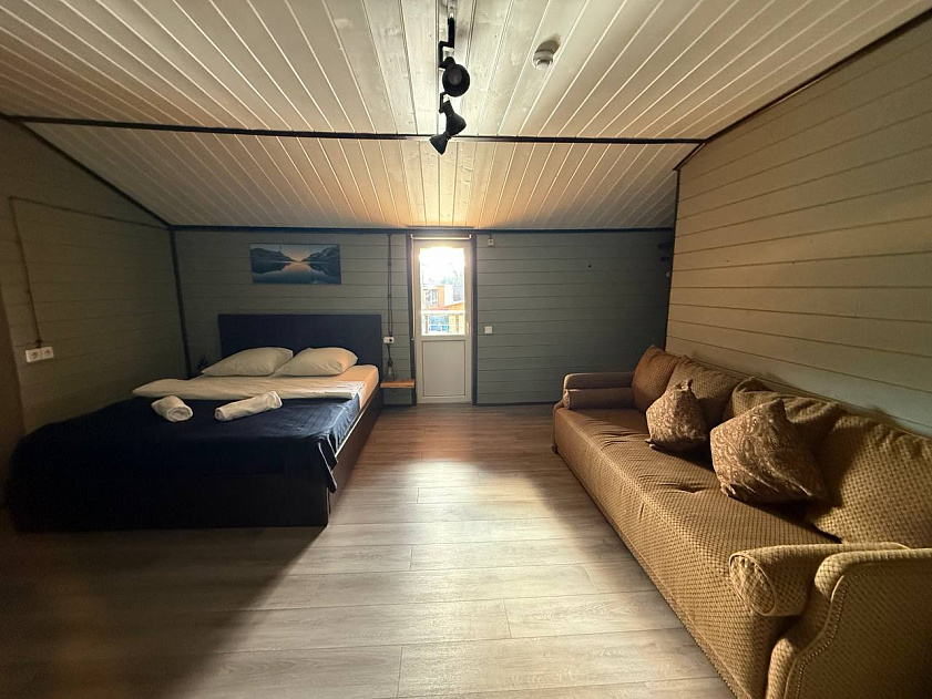 №16 на компанию до 8 гостей с баней, собственным бассейном и верандой на 8 человек